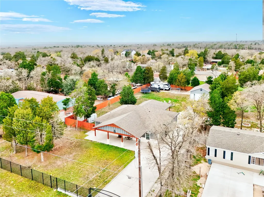 421 Las Lomas Drive Elgin TX 78621
