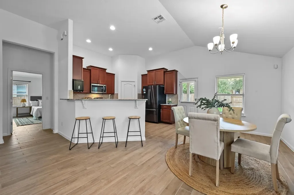 918 Valley View Drive Leander TX 78641