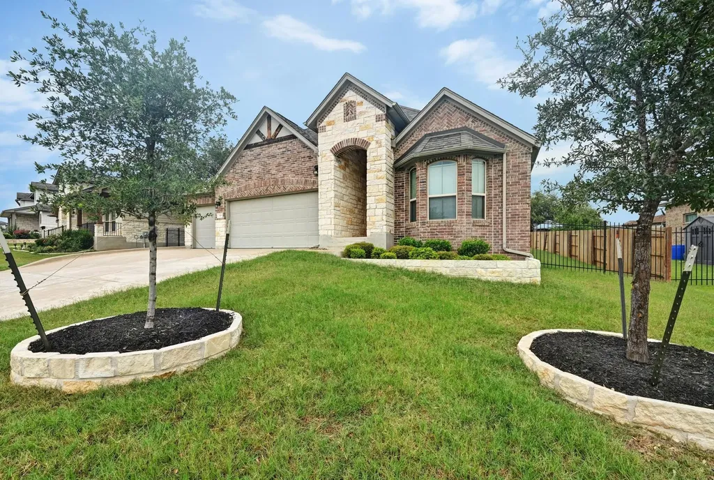 918 Valley View Drive Leander TX 78641