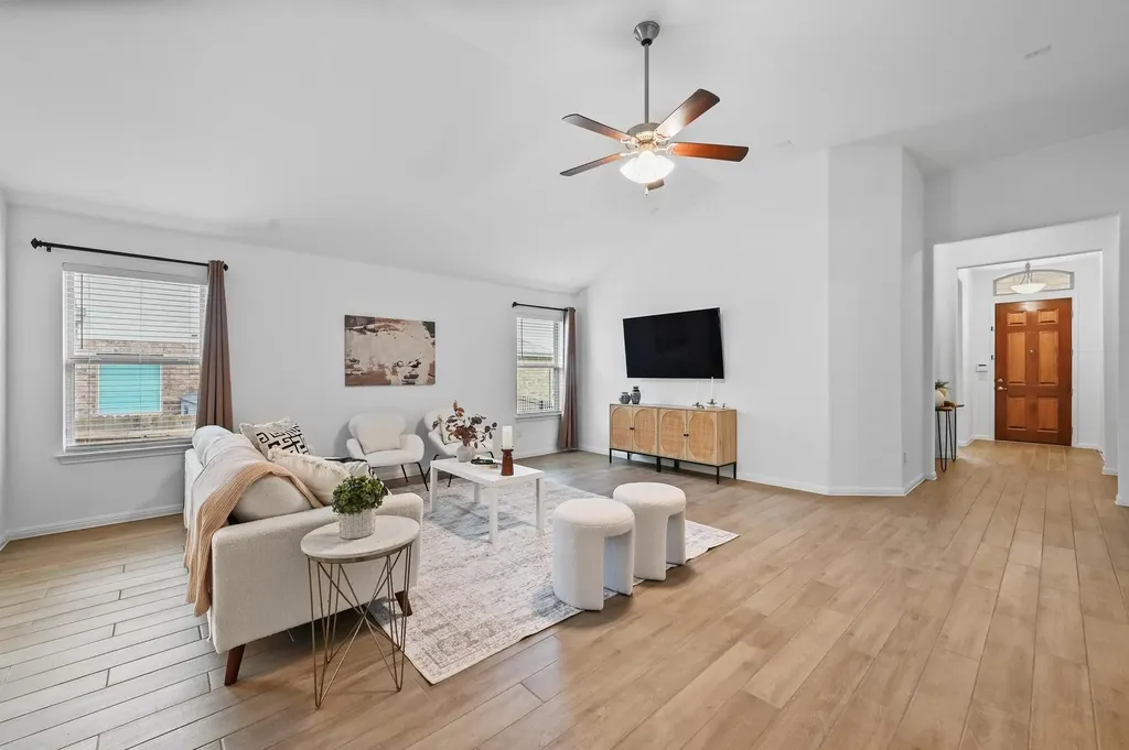 918 Valley View Drive Leander TX 78641