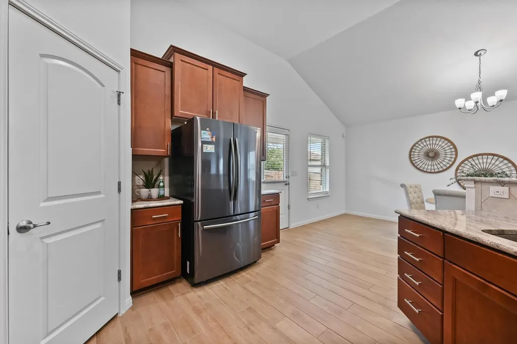 918 Valley View Drive Leander TX 78641