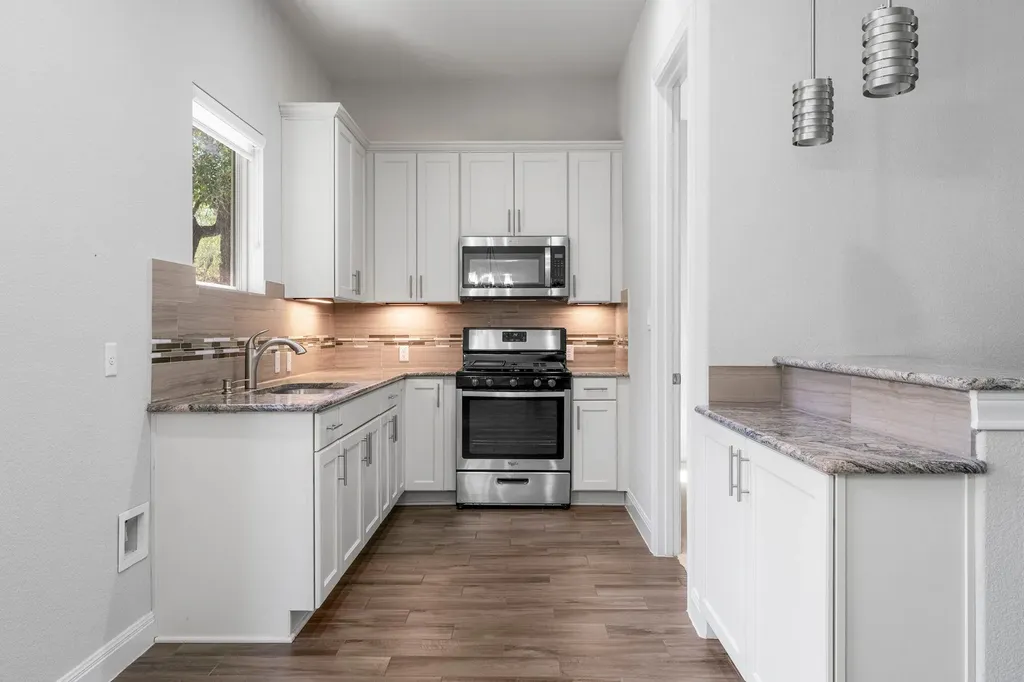 9709 Avion Cove Dripping Springs TX 78620