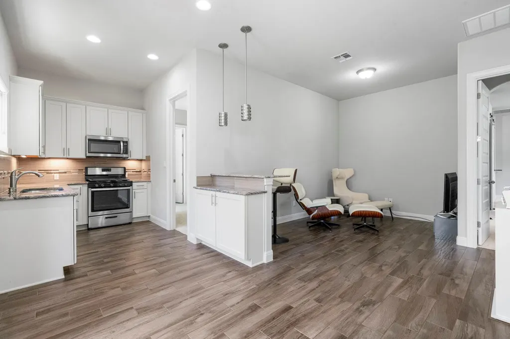 9709 Avion Cove Dripping Springs TX 78620