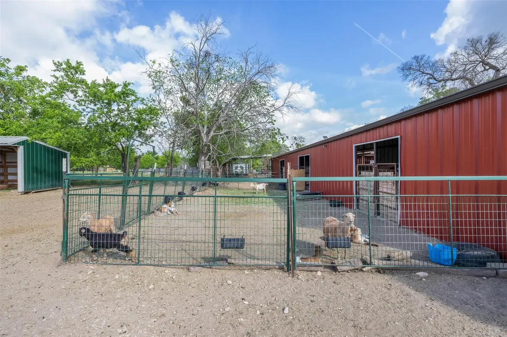 203 Saffles Road Waco TX 76706