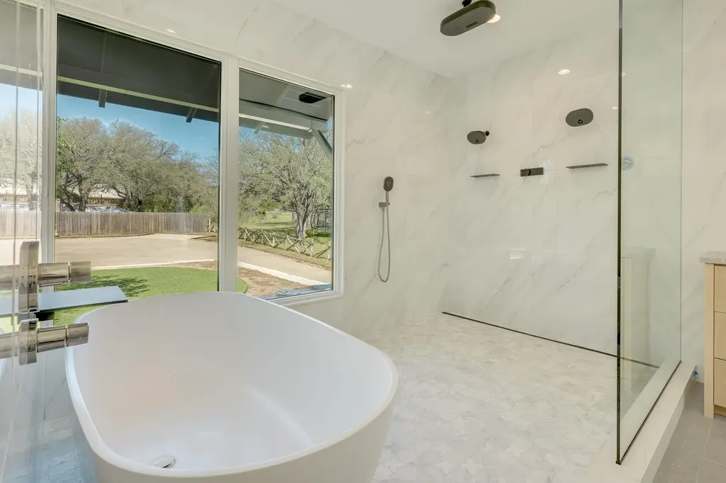 909 Cat Hollow Club Drive Spicewood TX 78669