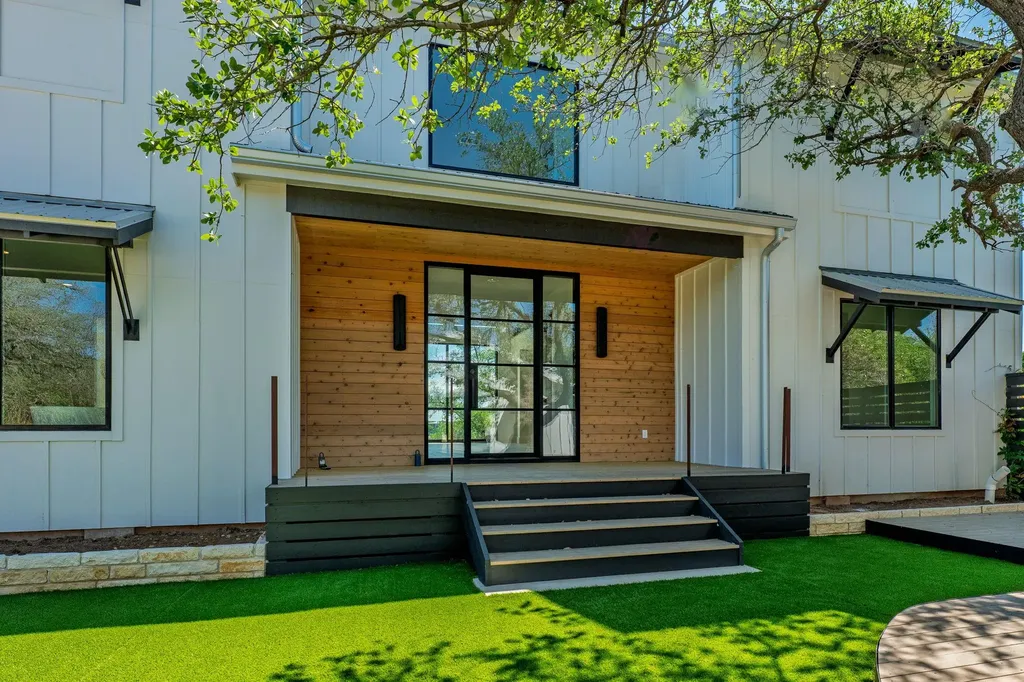 909 Cat Hollow Club Drive Spicewood TX 78669