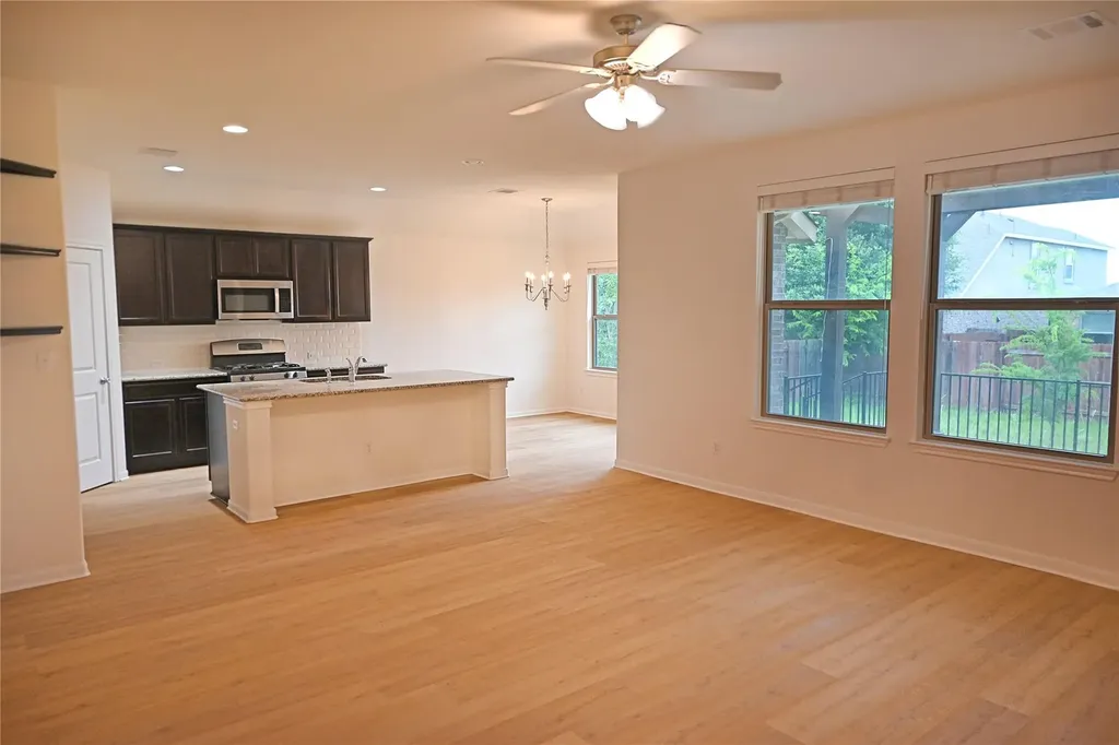 2108 Maplewood Drive Leander TX 78641