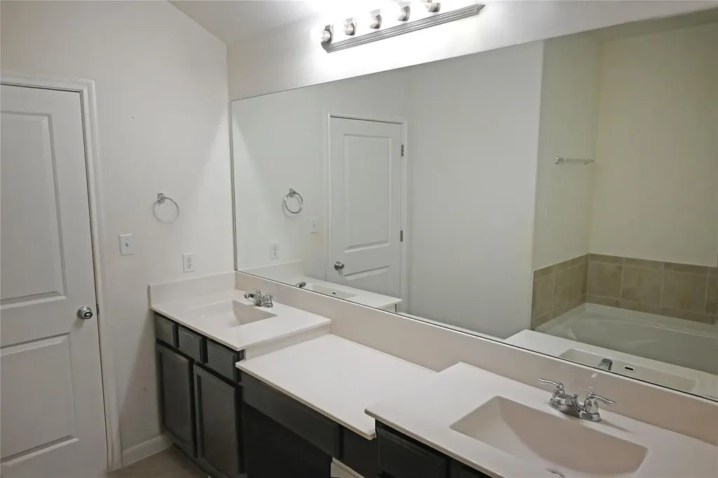 2108 Maplewood Drive Leander TX 78641