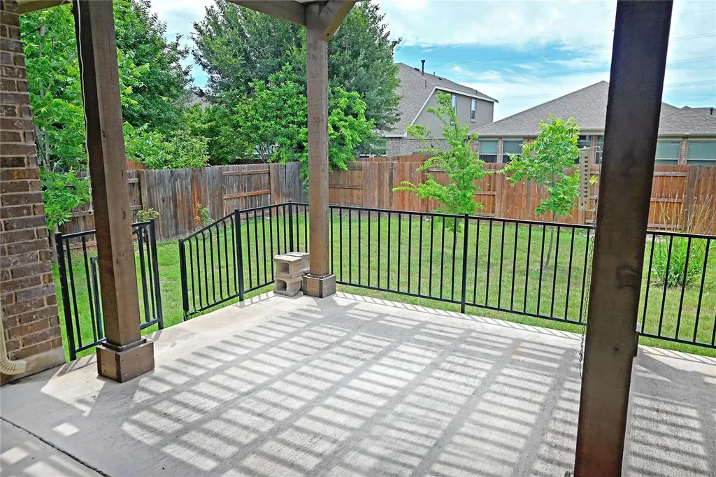 2108 Maplewood Drive Leander TX 78641