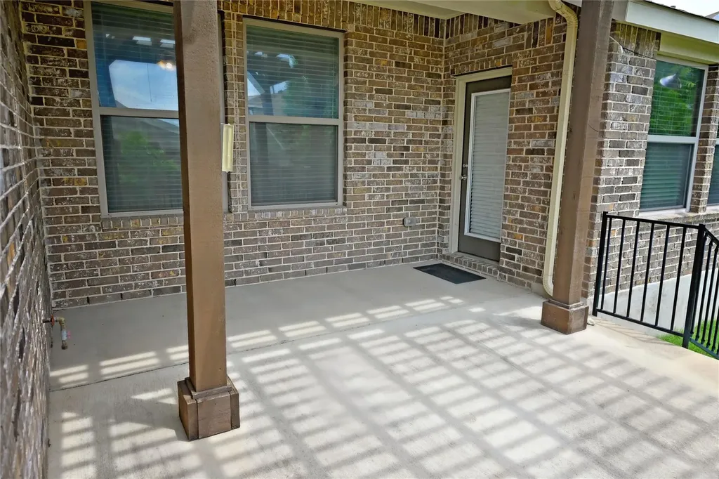 2108 Maplewood Drive Leander TX 78641