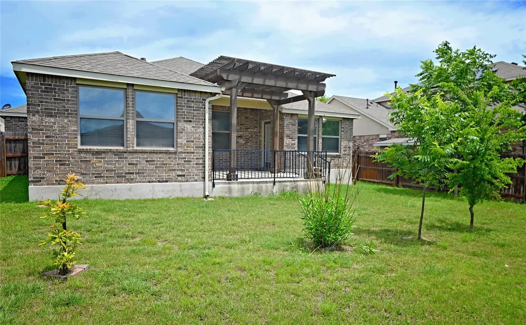 2108 Maplewood Drive Leander TX 78641