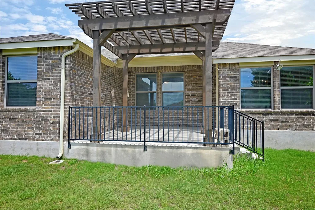 2108 Maplewood Drive Leander TX 78641