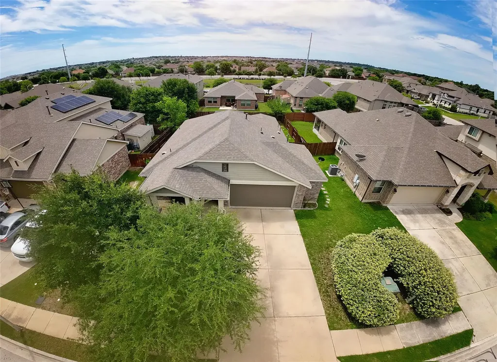 2108 Maplewood Drive Leander TX 78641
