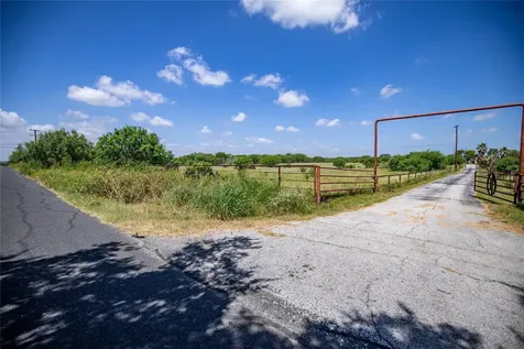 16385 Donop Road Elmendorf TX 78112