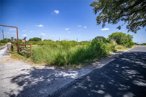 16385 Donop Road Elmendorf TX 78112