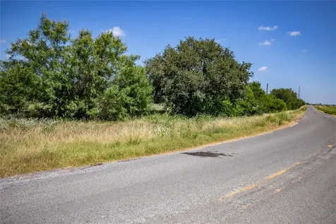16385 Donop Road Elmendorf TX 78112