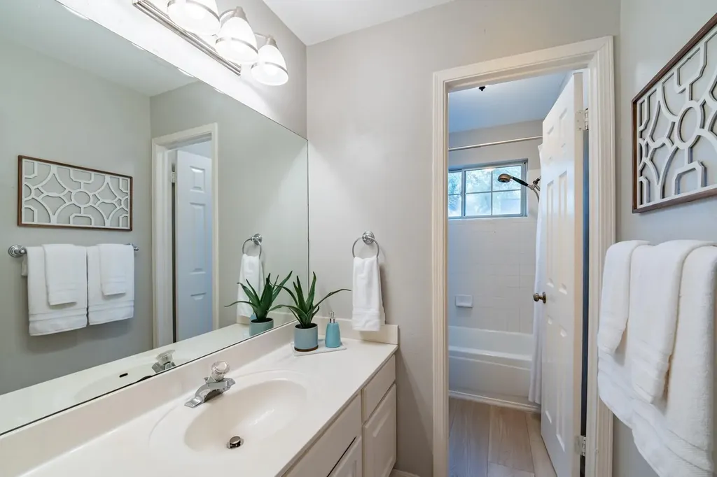 12604 Oro Valley Cove Austin TX 78729