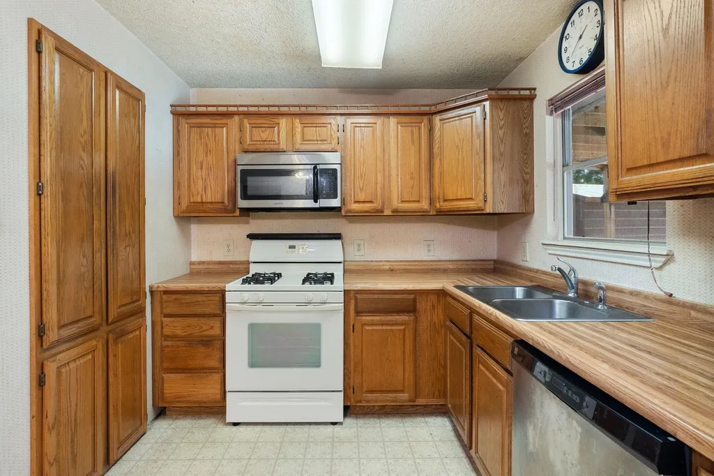 5111 Meadow Creek Drive Austin TX 78745