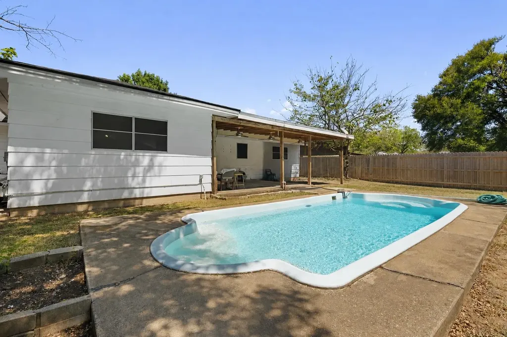 5111 Meadow Creek Drive Austin TX 78745