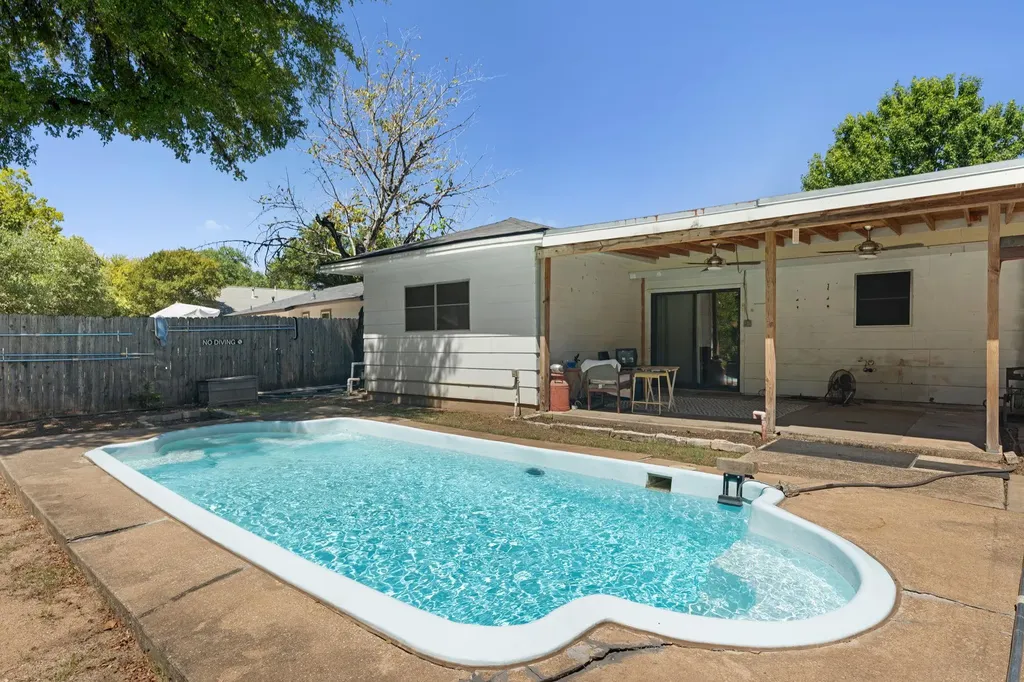 5111 Meadow Creek Drive Austin TX 78745