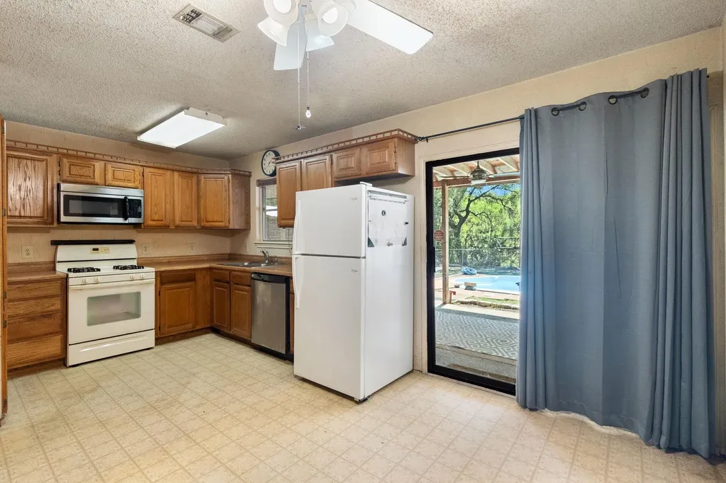 5111 Meadow Creek Drive Austin TX 78745
