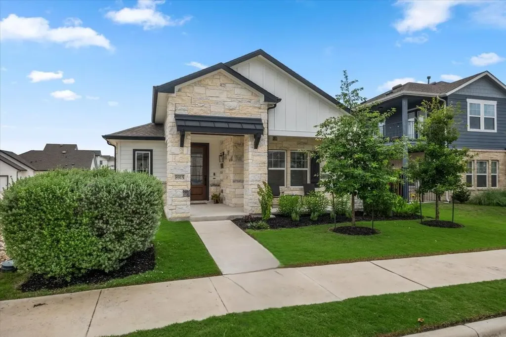 8915 Looksee Lane Austin TX 78744