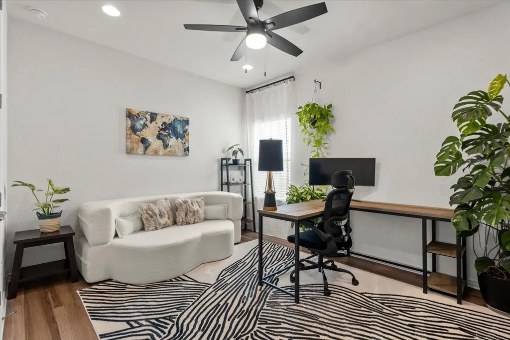 8915 Looksee Lane Austin TX 78744