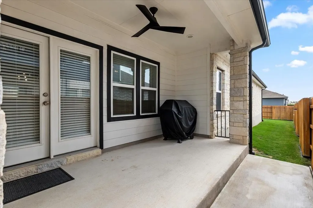 8915 Looksee Lane Austin TX 78744