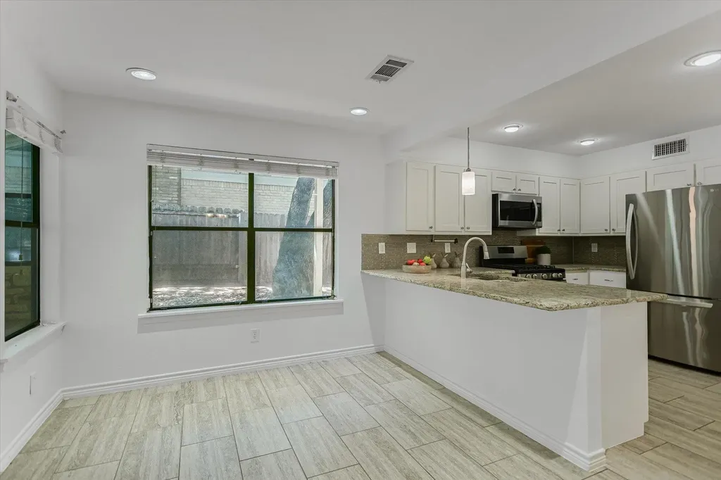 7001 Narrow Oak Trail Austin TX 78759