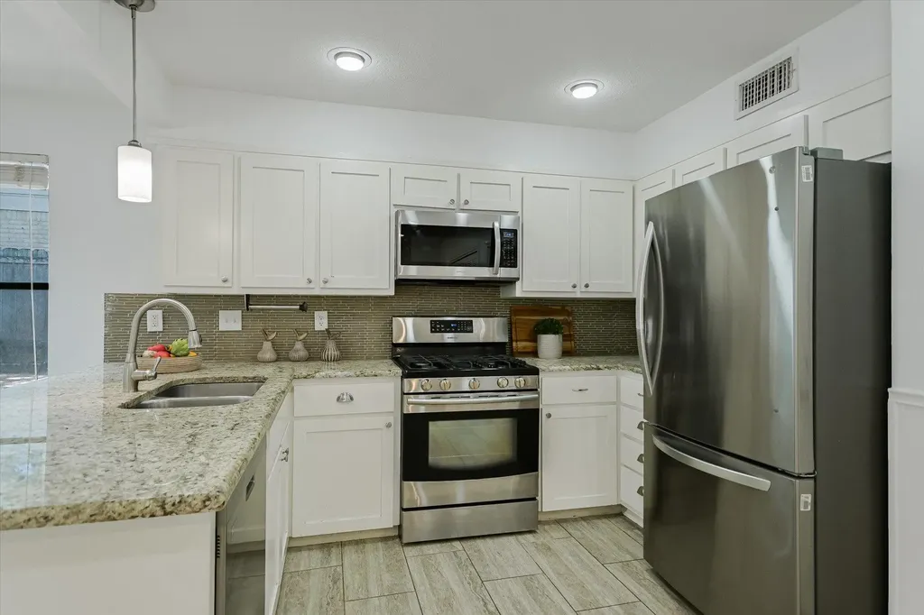 7001 Narrow Oak Trail Austin TX 78759