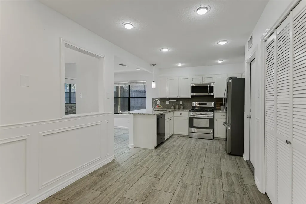 7001 Narrow Oak Trail Austin TX 78759