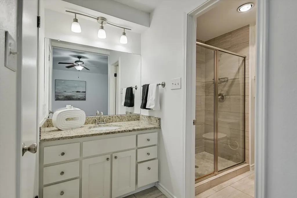 7001 Narrow Oak Trail Austin TX 78759