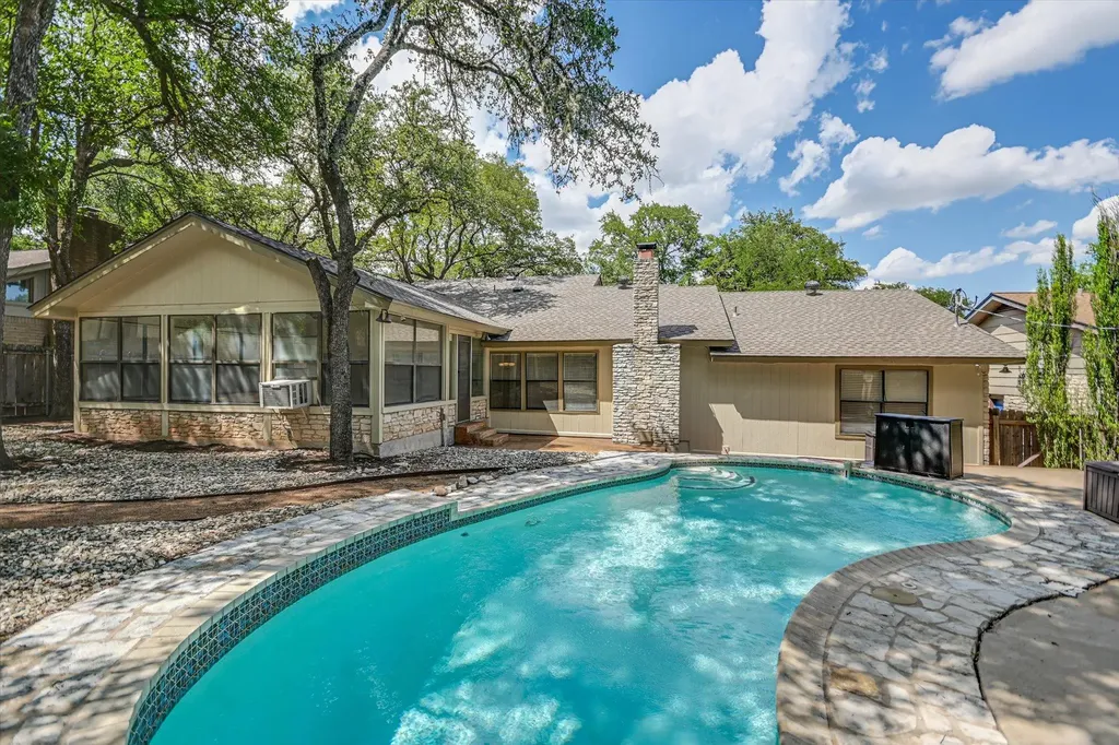 7001 Narrow Oak Trail Austin TX 78759