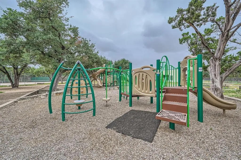 7001 Narrow Oak Trail Austin TX 78759