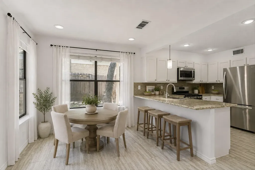 7001 Narrow Oak Trail Austin TX 78759