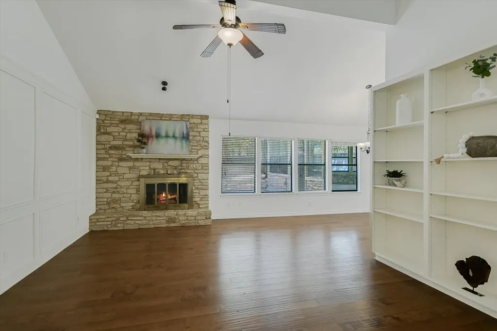 7001 Narrow Oak Trail Austin TX 78759