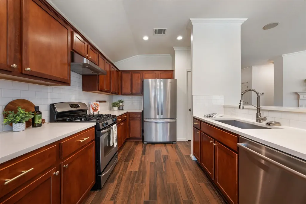 1916 Shaker Trail Austin TX 78754
