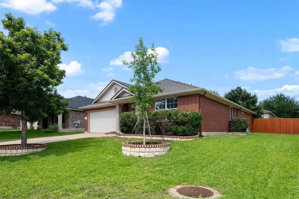 1916 Shaker Trail Austin TX 78754