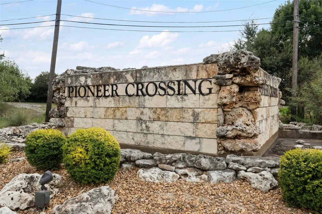 1916 Shaker Trail Austin TX 78754