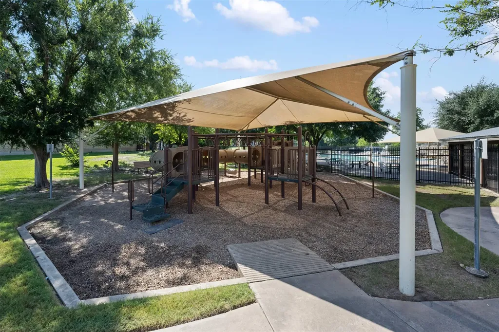 1916 Shaker Trail Austin TX 78754