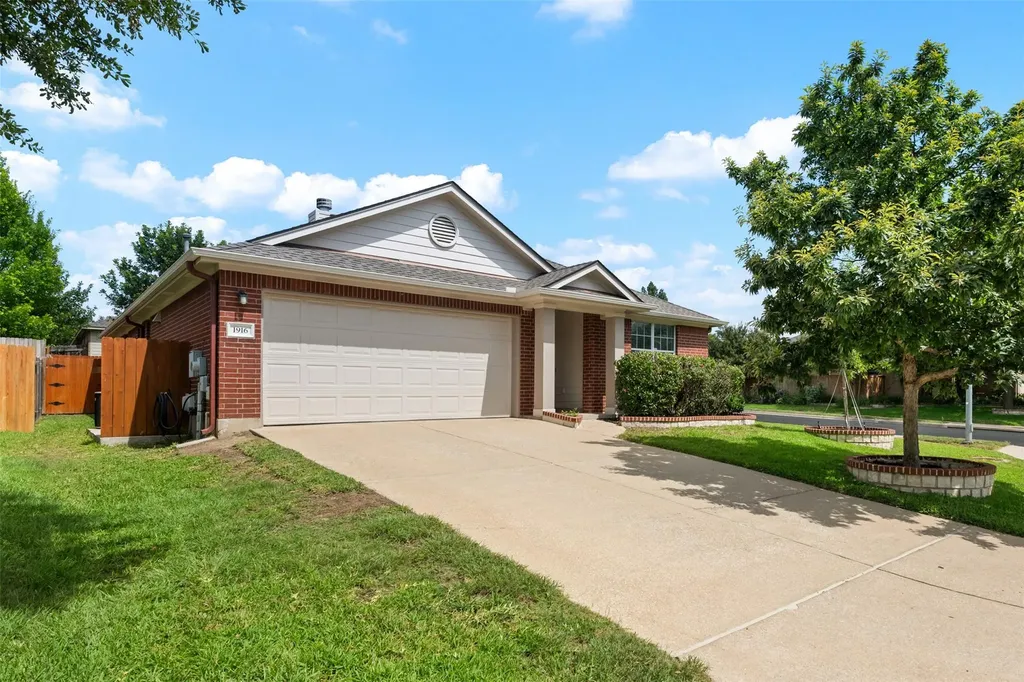 1916 Shaker Trail Austin TX 78754