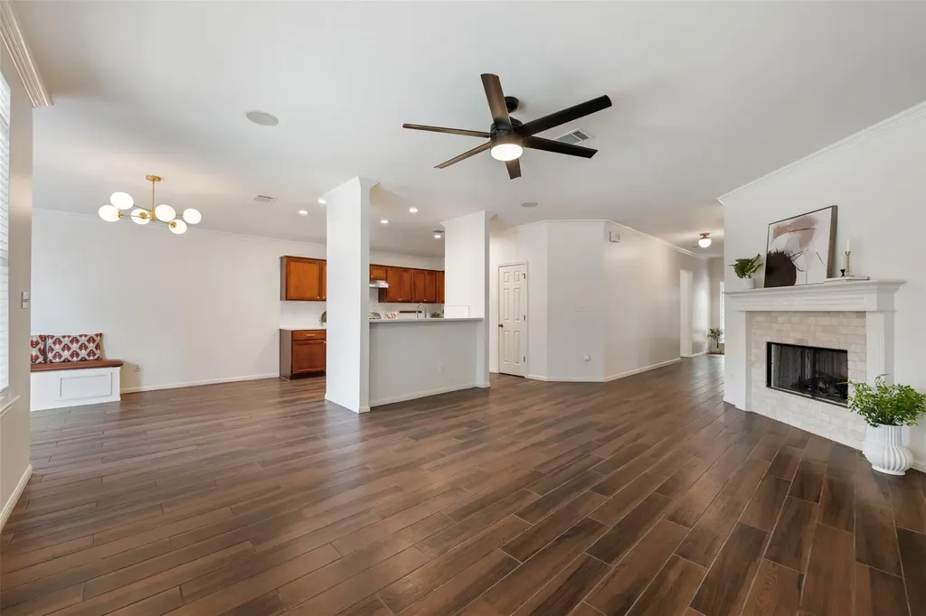1916 Shaker Trail Austin TX 78754