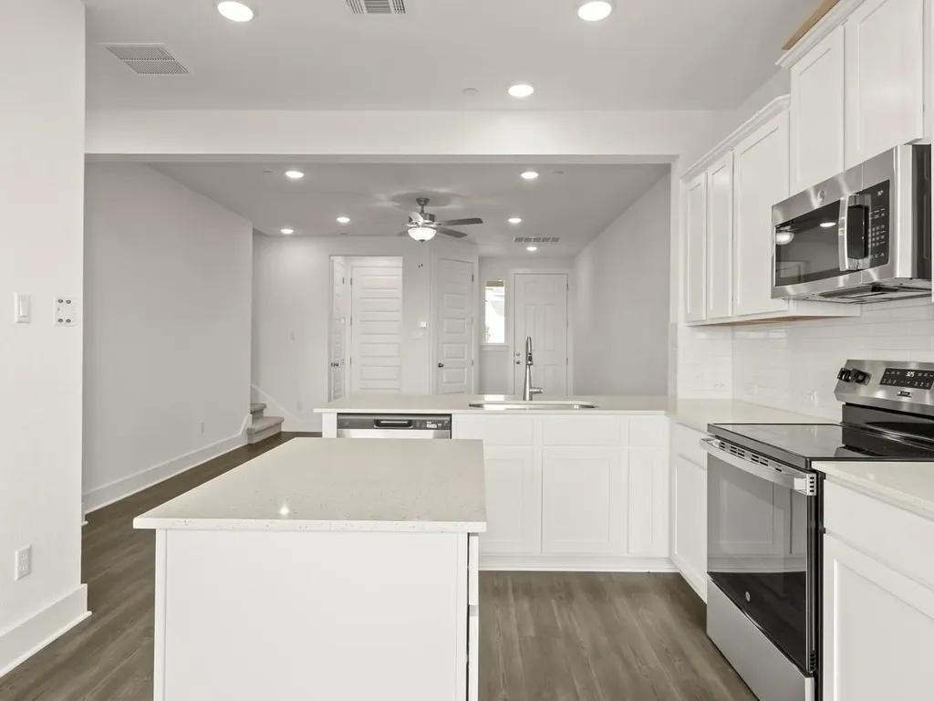2548 Jack Nora Way Round Rock TX 78665