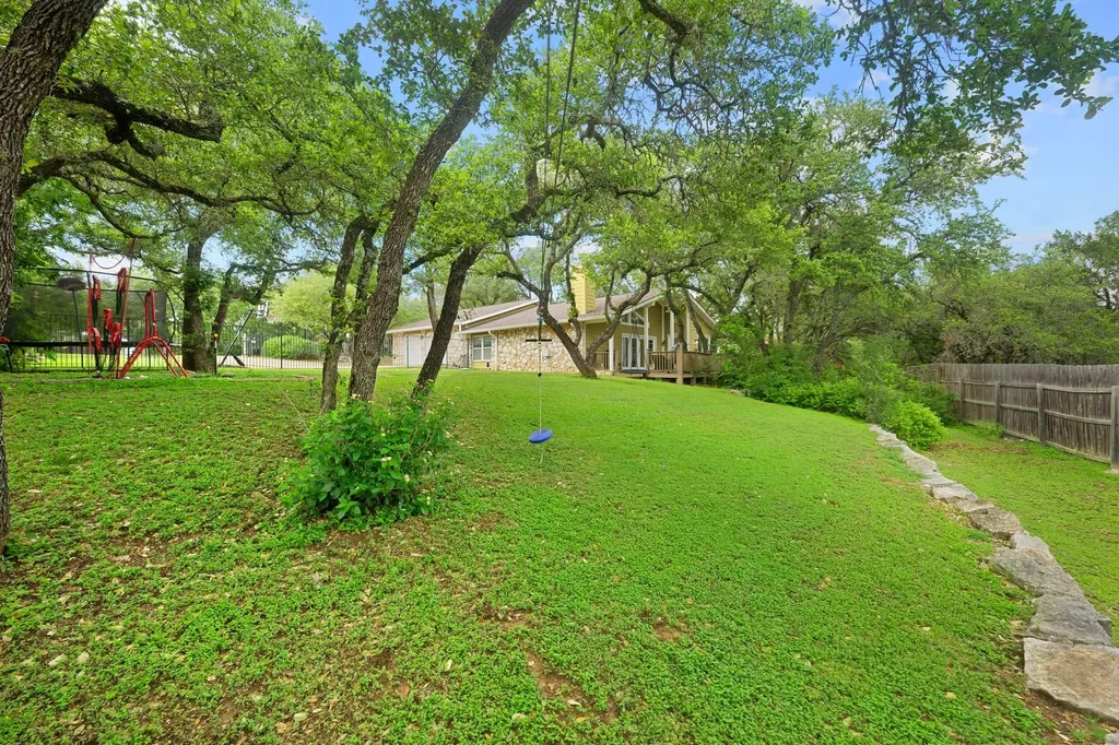 1211 Falcon Ledge Drive Austin TX 78746