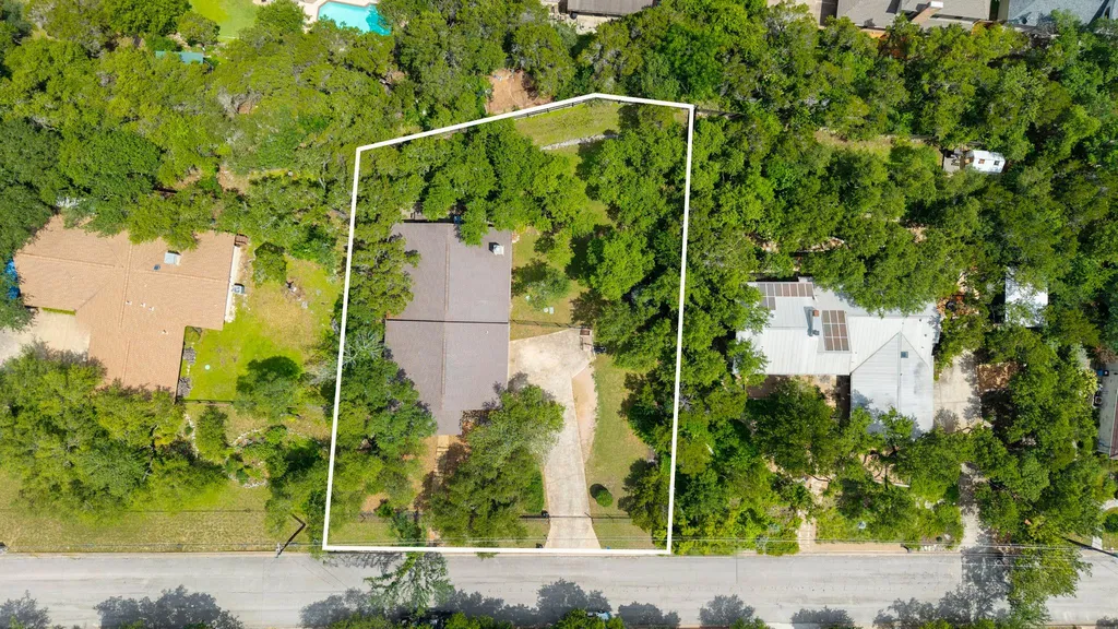 1211 Falcon Ledge Drive Austin TX 78746