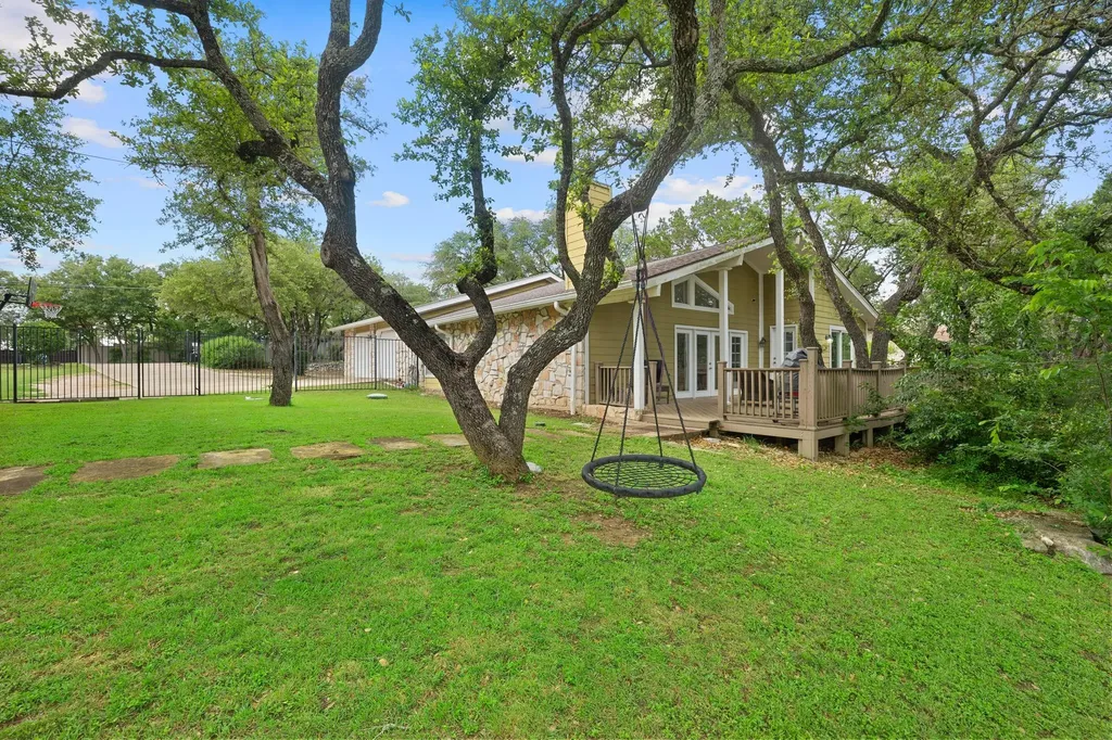 1211 Falcon Ledge Drive Austin TX 78746