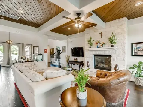 215 Woodlands Court Lakeway TX 78738