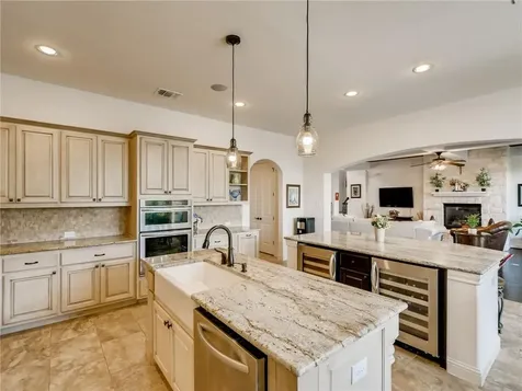 215 Woodlands Court Lakeway TX 78738