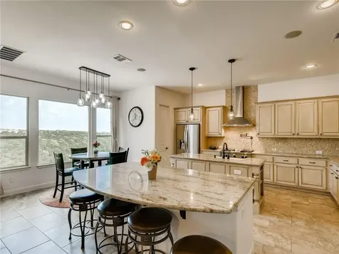 215 Woodlands Court Lakeway TX 78738