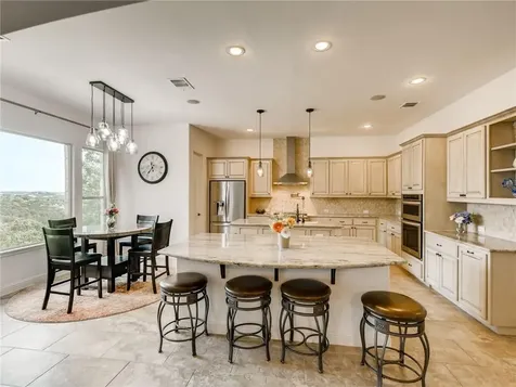 215 Woodlands Court Lakeway TX 78738